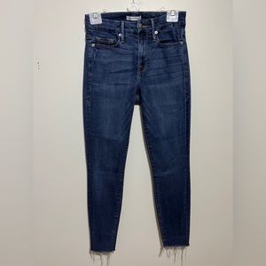 Good American navy blue skinny Mid-rise distressed jean size 00/24